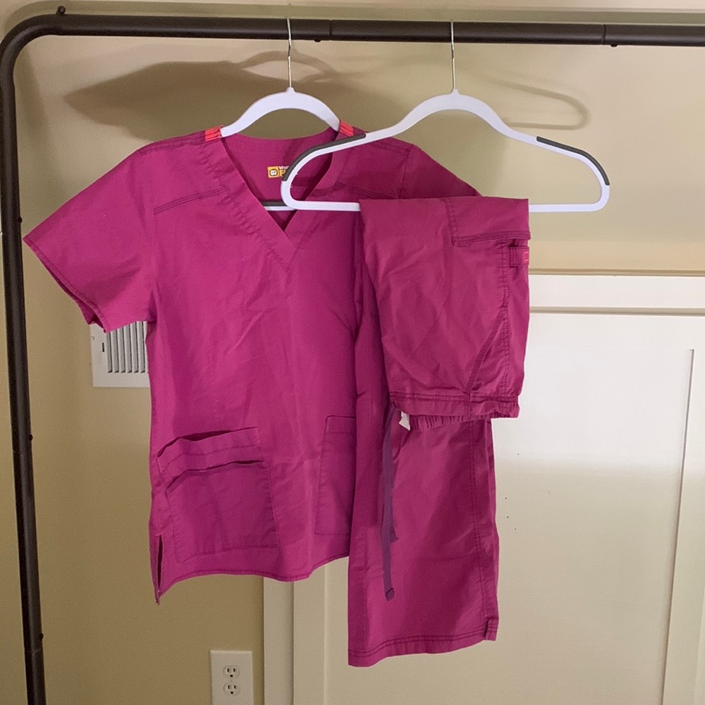 Purple WonderWink WonderFlex Scrub Set.